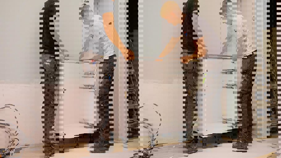 Bekijk de video over het werken als leerling keukenmonteur bij DB KeukenGroep